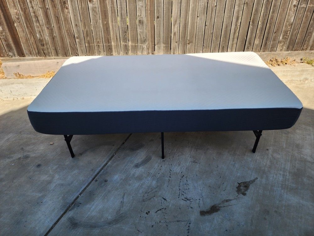 Twin Bed With Frame For Sale In Manteca 