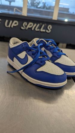 Kids dunks size 3y
