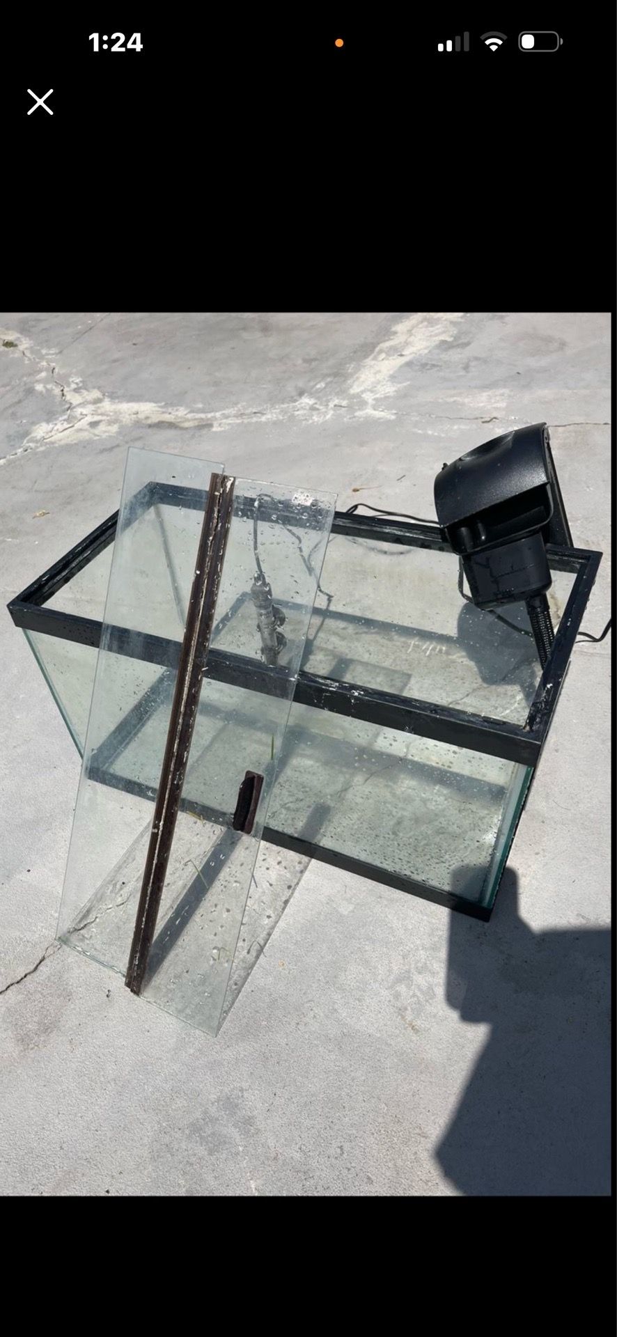 15 gallon Fishtank with lid and a filter