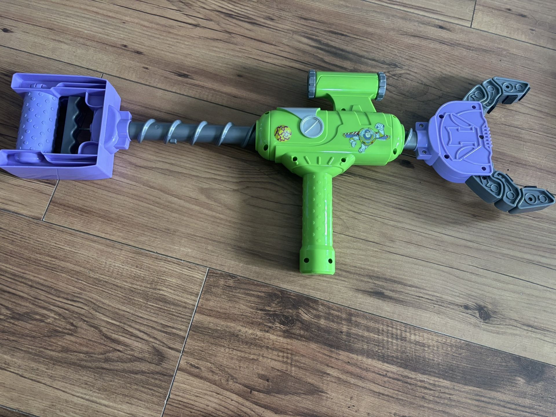Disney Park Buzz Lightyear Claw Grabber