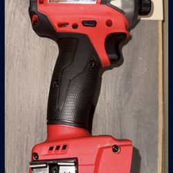 Milwaukee Hydraulic Driver