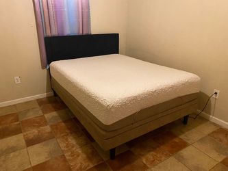 CAMA QUEEN ELECTRICA SEMINUEVA CON COLCHÓN NUEVO TIENE VARIAS POSICIONES Y DA MASAJE CON VIBRACIONES INCLUYE SU CONTROL TODO TRABAJA PERFECTO PRACTICA