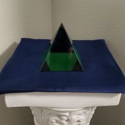 Crystal Pyramid 100mm - Green