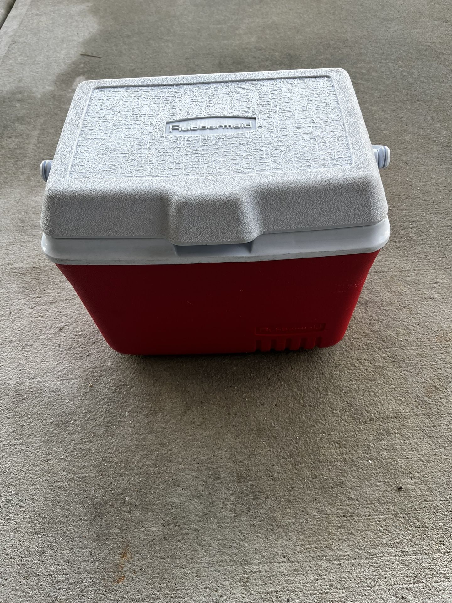 10qt Red Rubbermaid (Mini) Cooler