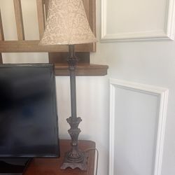 Free Set Of Lamps (2 Identical) 