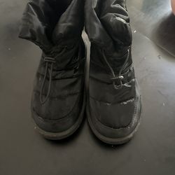 Black Snow Boots