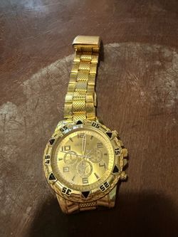 Man watch missing a battery