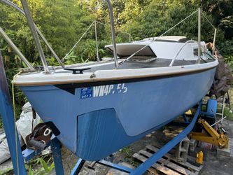 22 ft Catalina sail boat