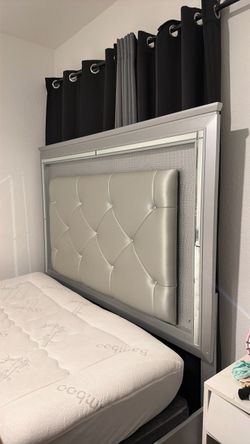 Free bedroom set - Queen size