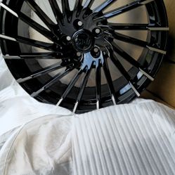 20 Inch Rims Lexani-Style 5x114/5x112 Full Set