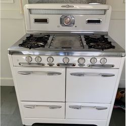 Antique Classic Fe Merritt Stove