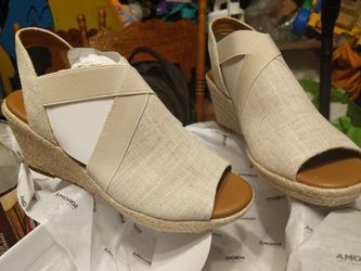 Sonoma tan wedge shoes