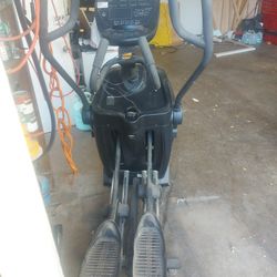 Octane Fitness Elliptical Trainer