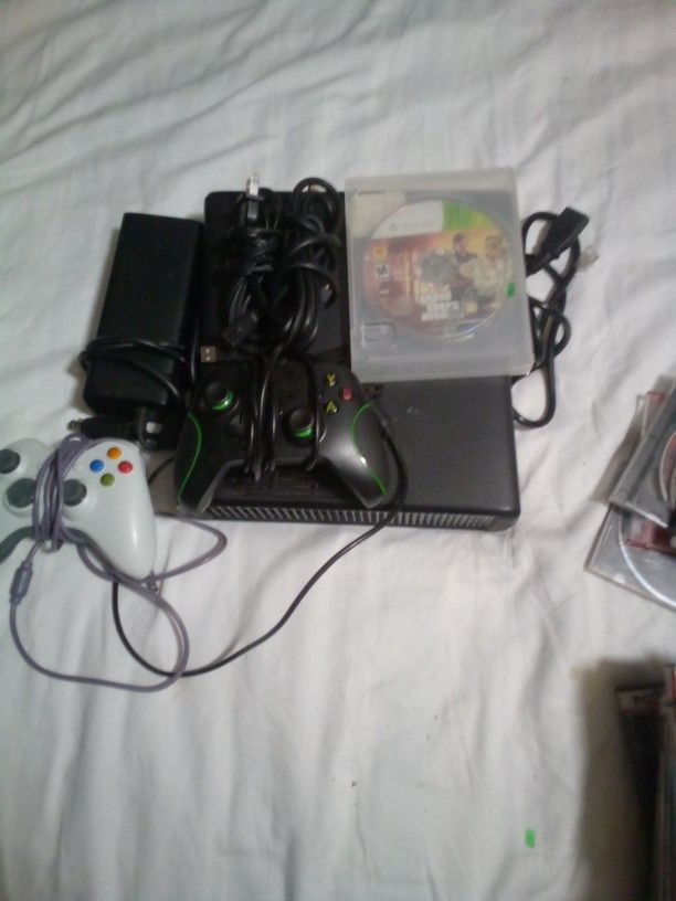 Xbox 360 With Grand Theft Auto Game