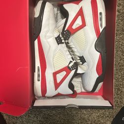 Jordan Retro 4 (Fire Red)