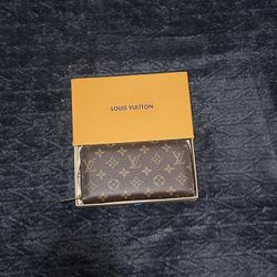 Louis Vuitton Women’s Brown Wallet-purses