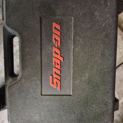 Snap On Battery Powered Screw Gun  With Extra Battery 