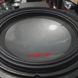Alpine R dual 4 ohm 200 to 500 RMS 1500 max 12-in subwoofer. free delivery demo Portland Vancouver