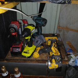 Power Tools And Batteries 