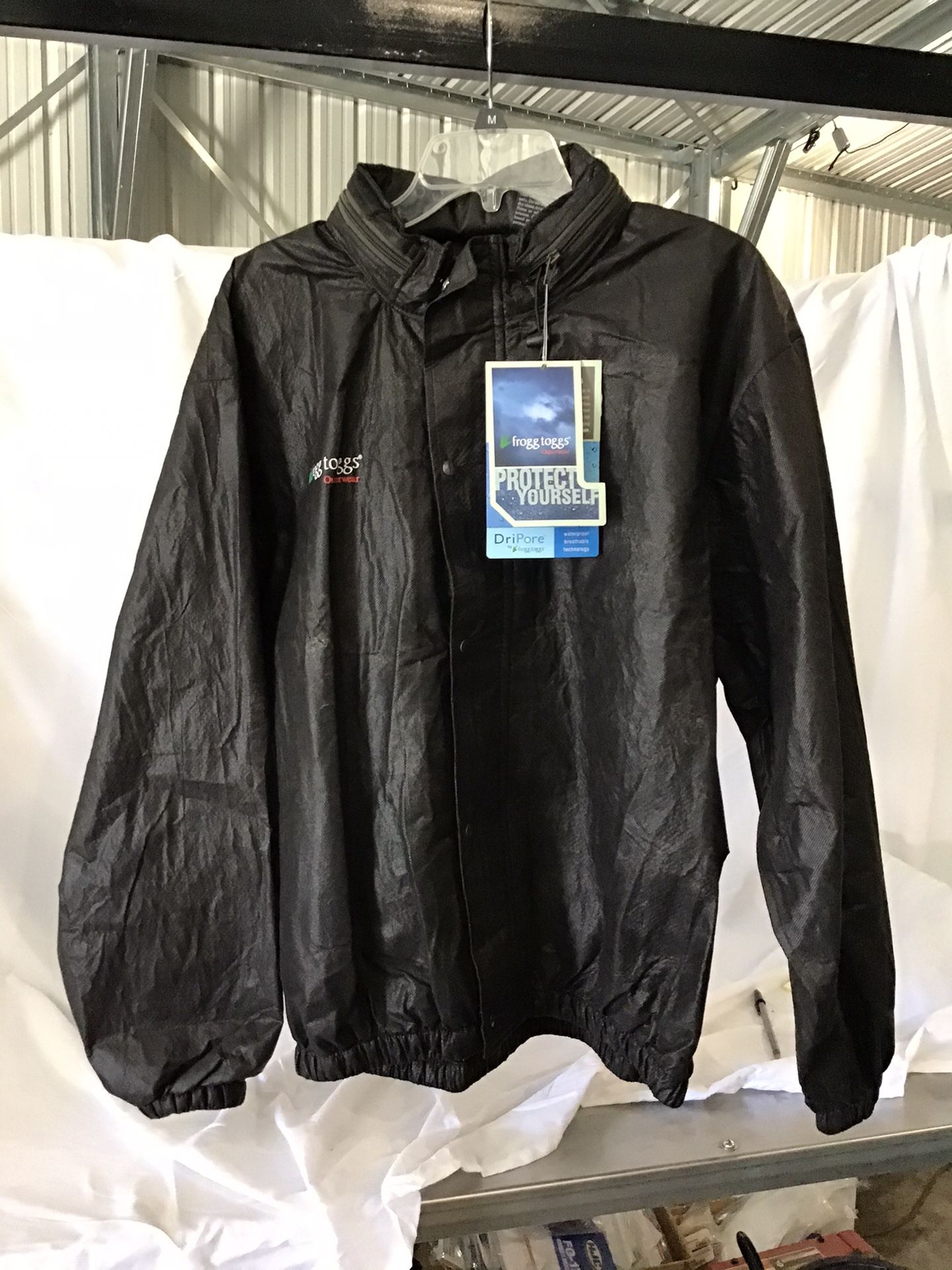 Frogg Toggs Rain Jacket Size Medium