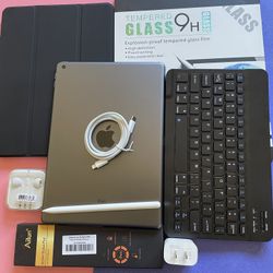 Apple IPad 8th Generation (10.2” Retina /Latest 18/ 2020 model) 32GB with stylus pen, keyboard & Accessories 