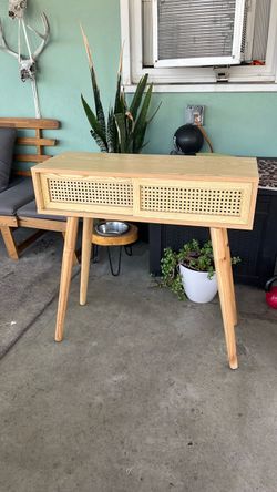 Desk vanity