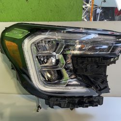 2023-2024 GMC TERRAIN RIGHT PASSENGER SIDE HEADLIGHT FULL LED OEM (contact info removed)0