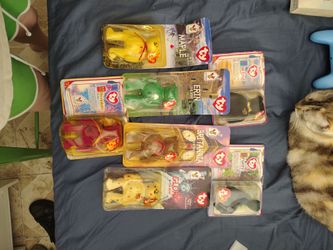 LOCAL ONLY NO SHIPPING. MUST COME PICK UP YOURSELF. Multiple vintage beanie babies in boxes sealed!