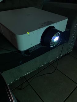 Sony VPL-FHZ700L Laser Projector - tested