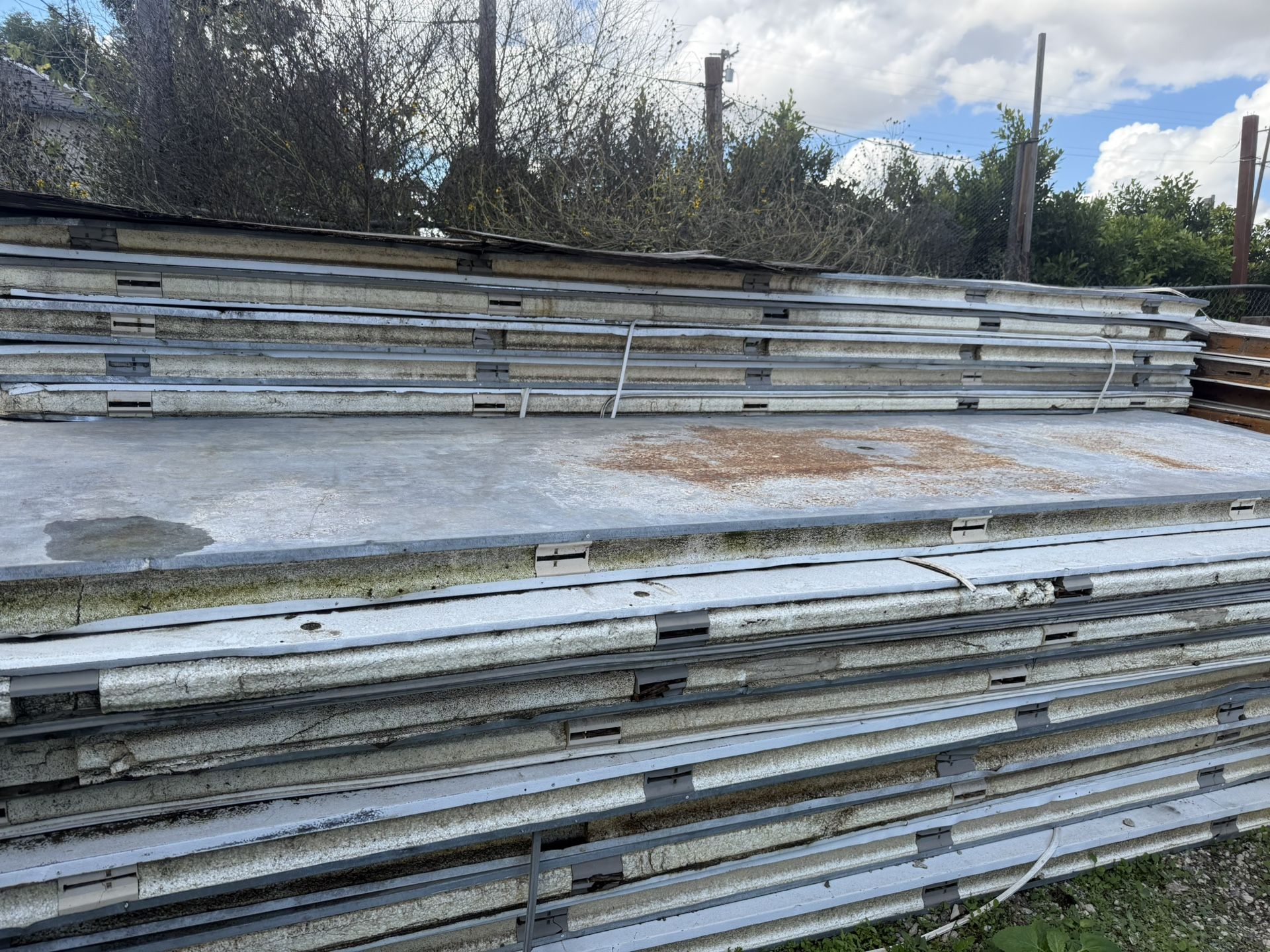 parts to assemble an ice Cooler