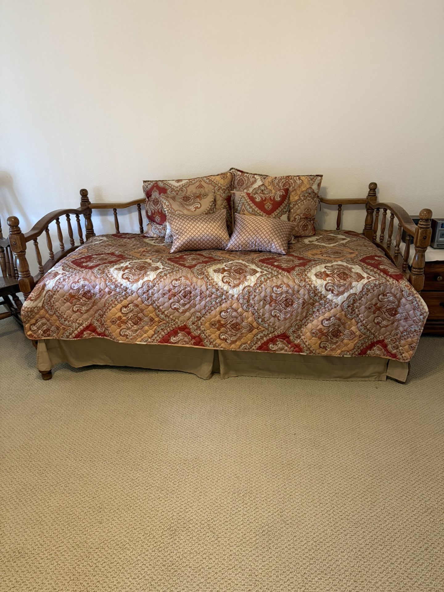 Trundle Bed With Upper And Lower Mattress