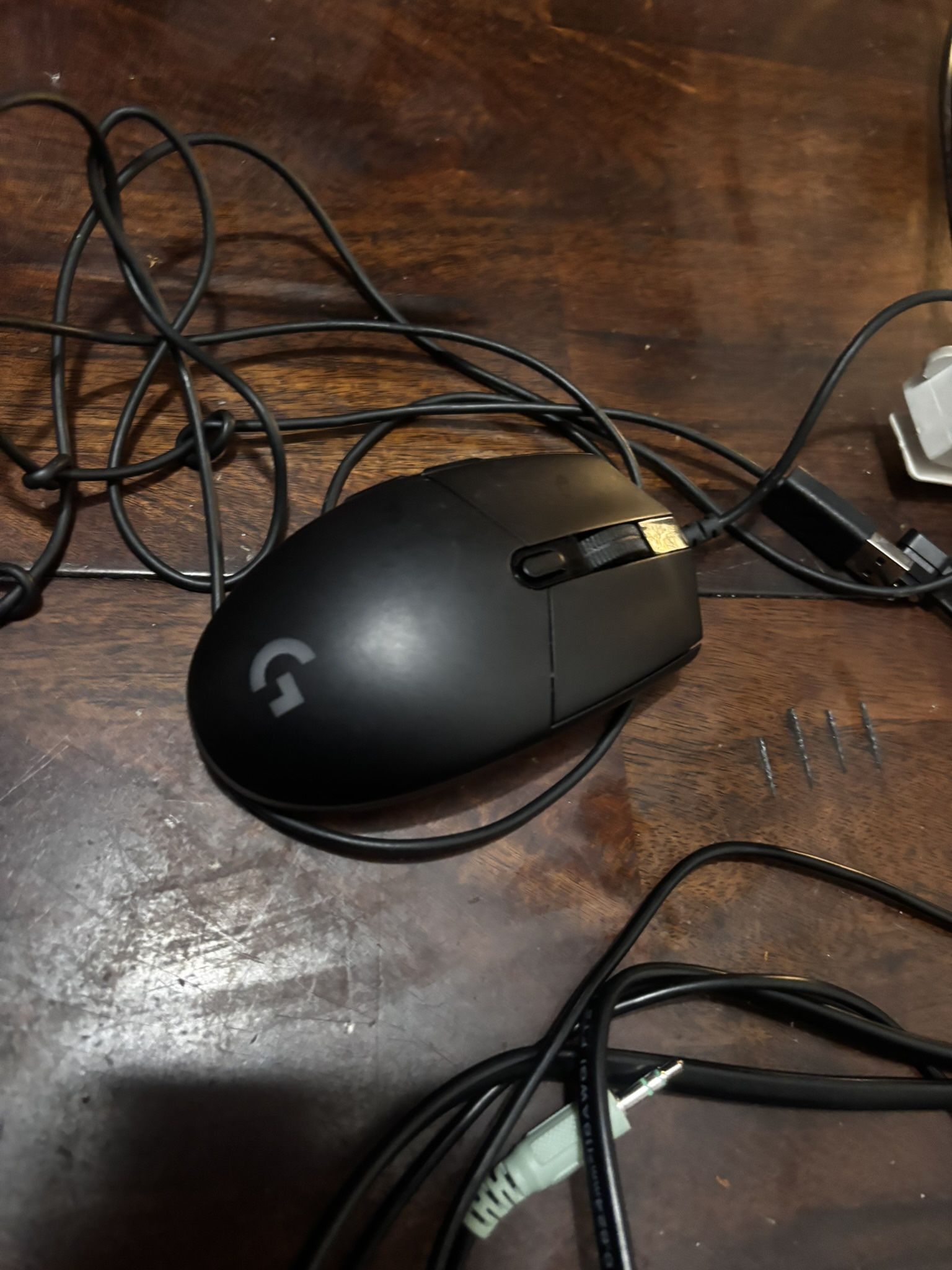 Logitech g203 wired gaming mouse