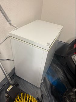 Insignia deep freezer