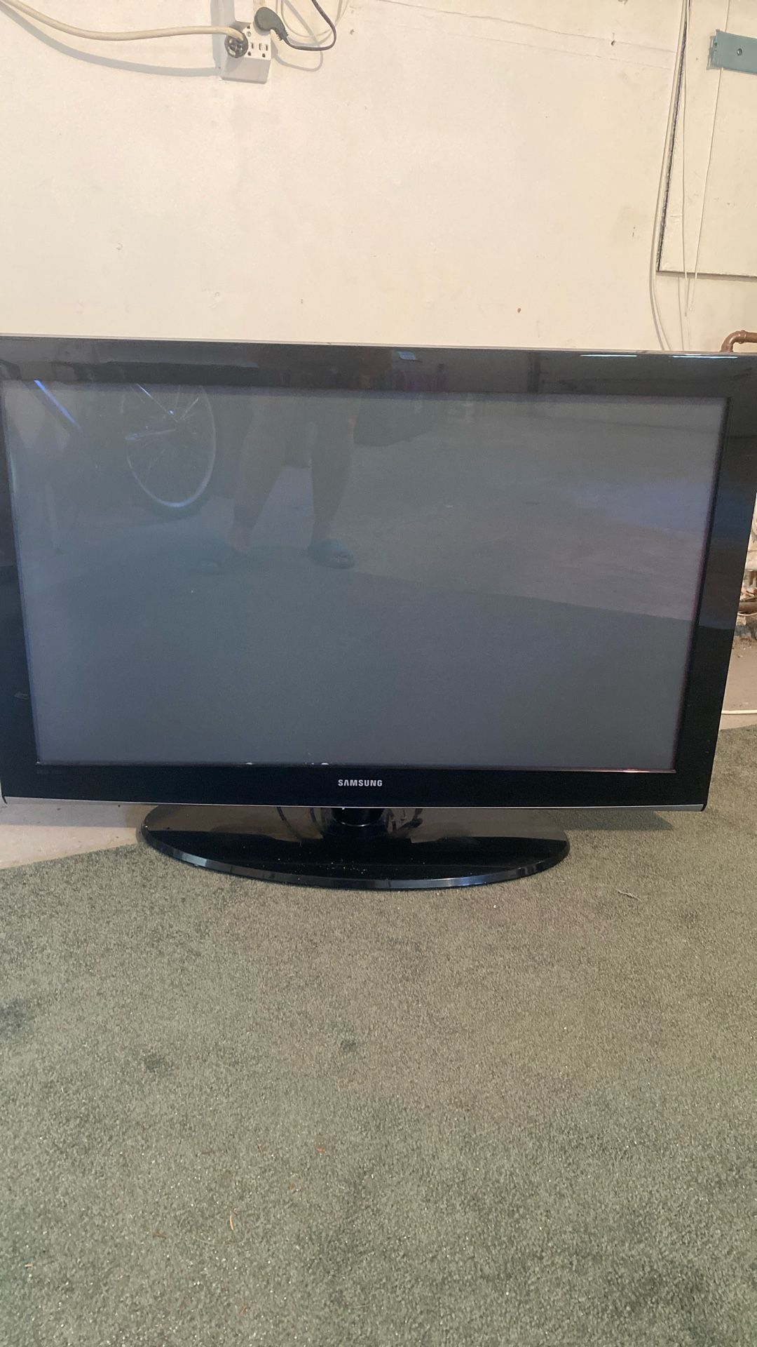 40 Inch Samsung TV MAKE OFFER
