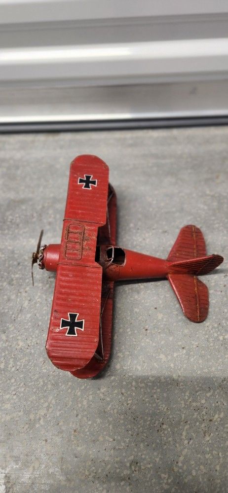 Metal Plane RED BARON?