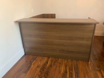 Reception desk l shape modern walnut 6’x6’ sale! New!