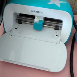 Cricut joy (Gently Used) Fairly New