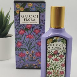 Gucci
 
Flora Gorgeous Magnolia Eau de Parfum

1.6 fl 