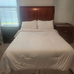 Beautiful Full Size Bedroom Set 