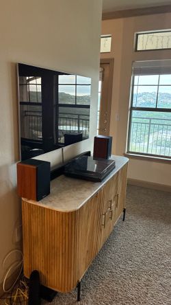 Bookshelf speakers