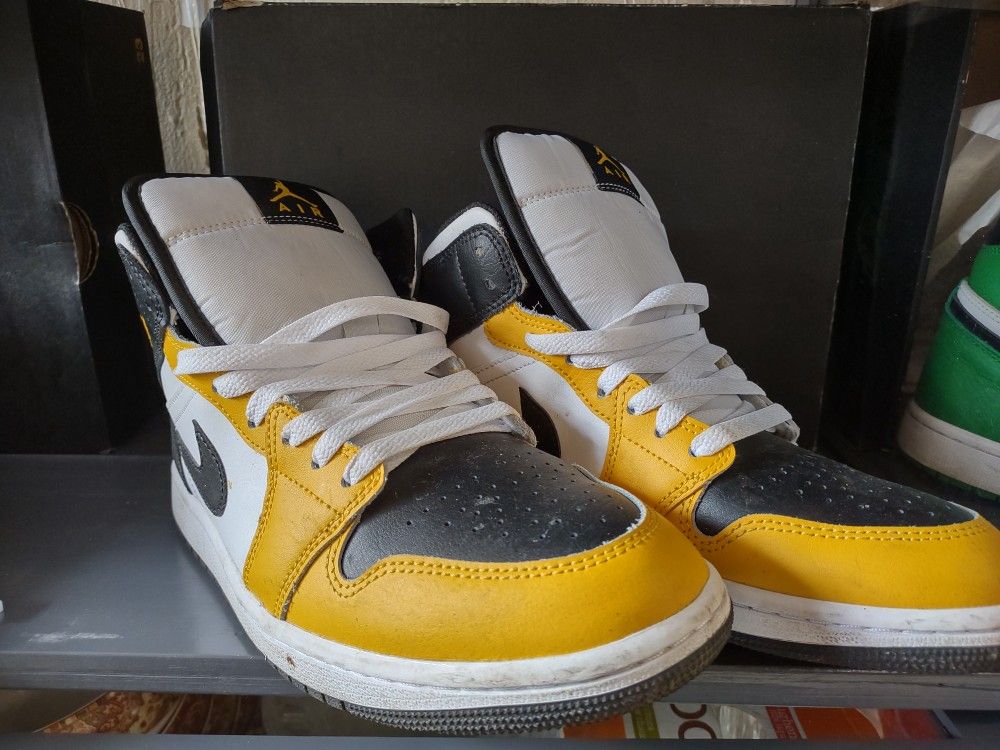 Air Jordan Retro High OG Yellow Ochre