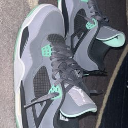 Jordan 4 Green Glow