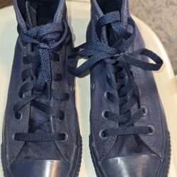 Converse Chucks Navy Blue Size MENS 4,W 6,$8,USED BUT GREAT CONDITION 