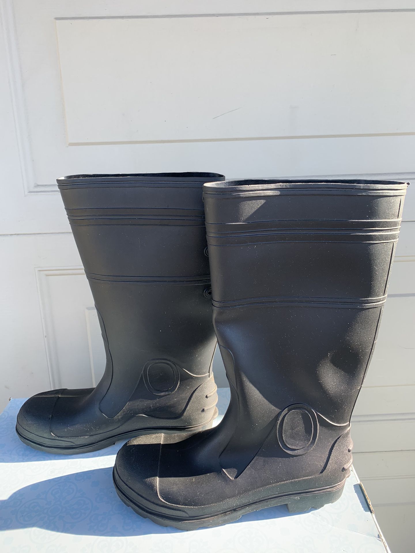 Black Rubber Rain Boots Size 8