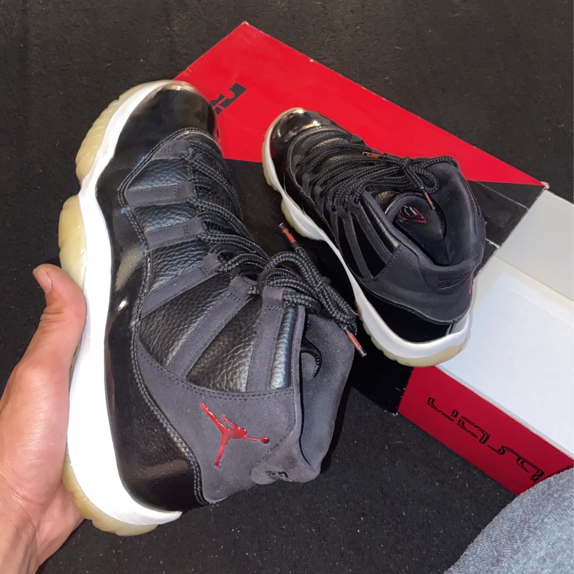 7210 Jordan Retro 11s