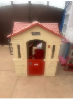 Little tikes kids house.