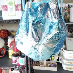 Like New FROZEN  Snowflake ❄️ Sequin Backpack