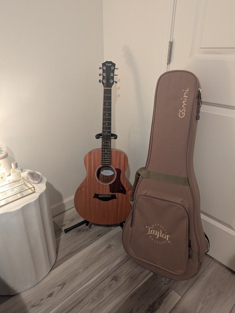 Taylor GS Mini Guitar