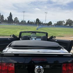 2009 Mustang GT  V8  4.6 Black Convertible 5-speeds Manual  Clean Title I Just Reconstructed The Motor With Cams And Reforcé   New Clutch,  Good Condi