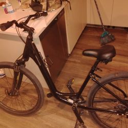 Cannondale Adventure 2 Medium Mens Bike 